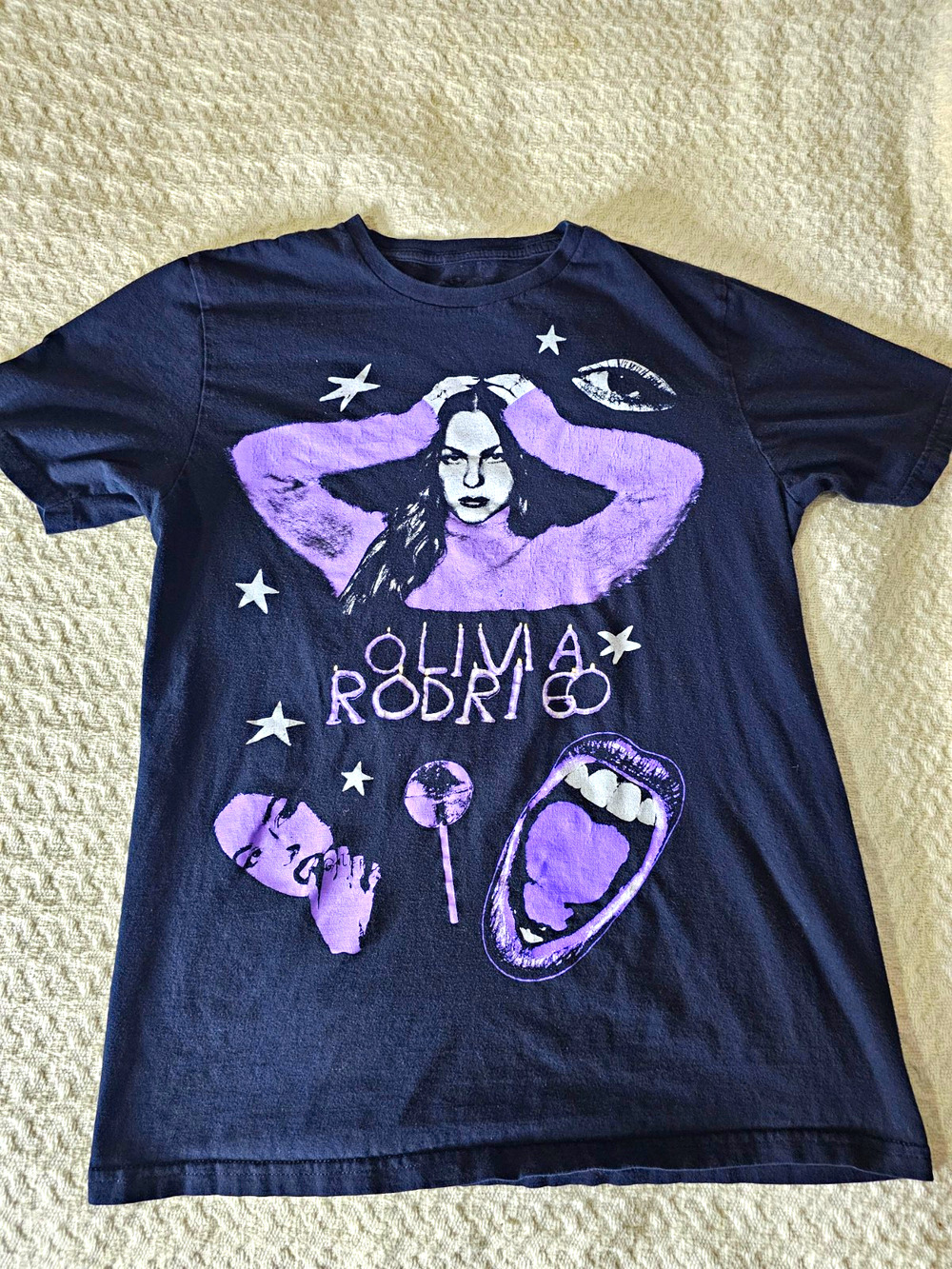 Olivia Rodrigo Graphic T-Shirt Black/Purple Short Sleeve Tee Medium size merch